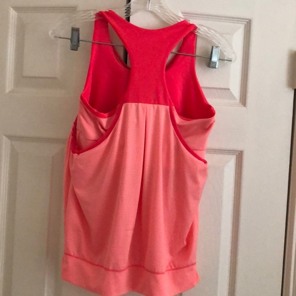 Tennis top - Picture 2 of 3